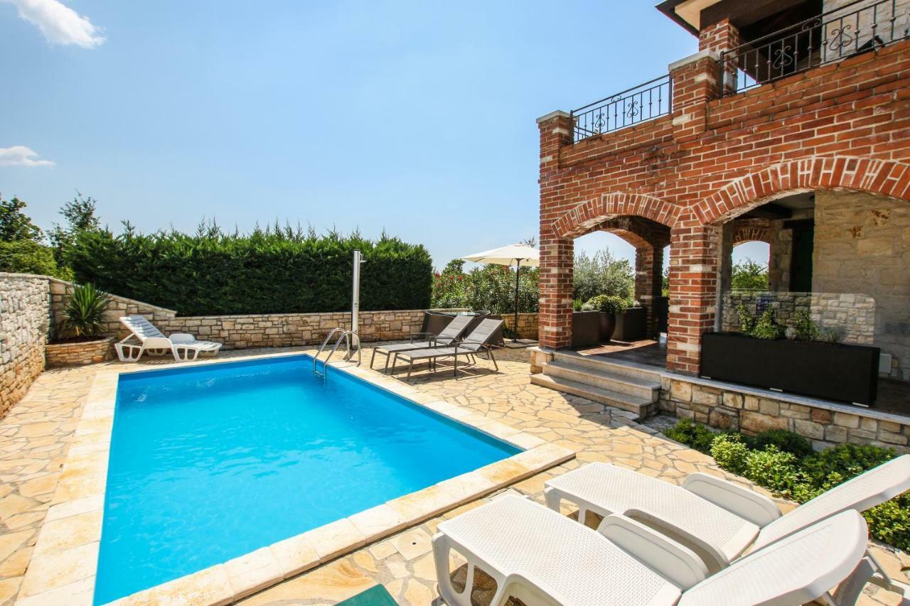 Villa Istriana Jakob With Pool Tar-Vabriga Bagian luar foto
