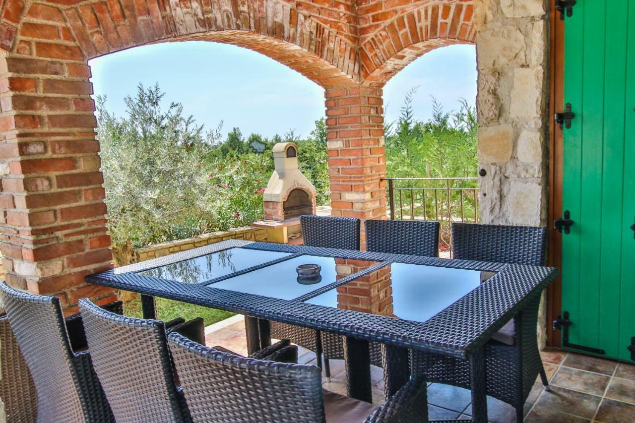 Villa Istriana Jakob With Pool Tar-Vabriga Bagian luar foto